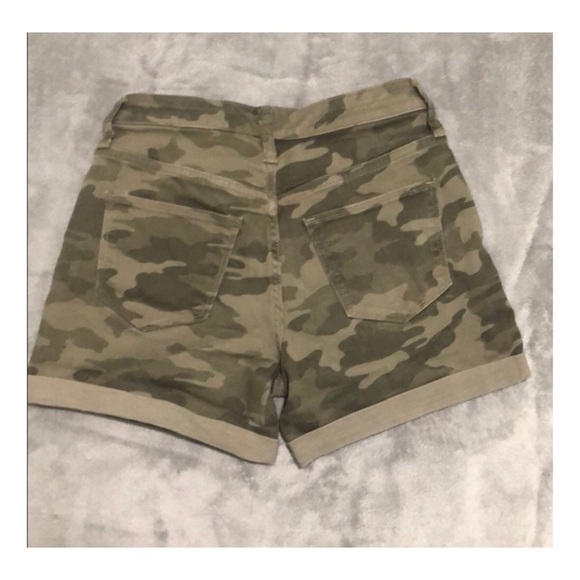 Universal Thread High Rise Midi Shorts Camo - Picture 2 of 3